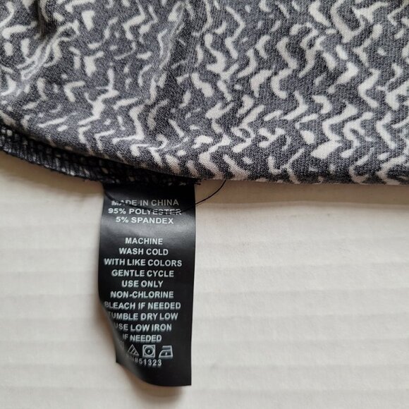 Vince Camuto blouse stretchy pull over black and white stripes clingy ruched top - Picture 12 of 15